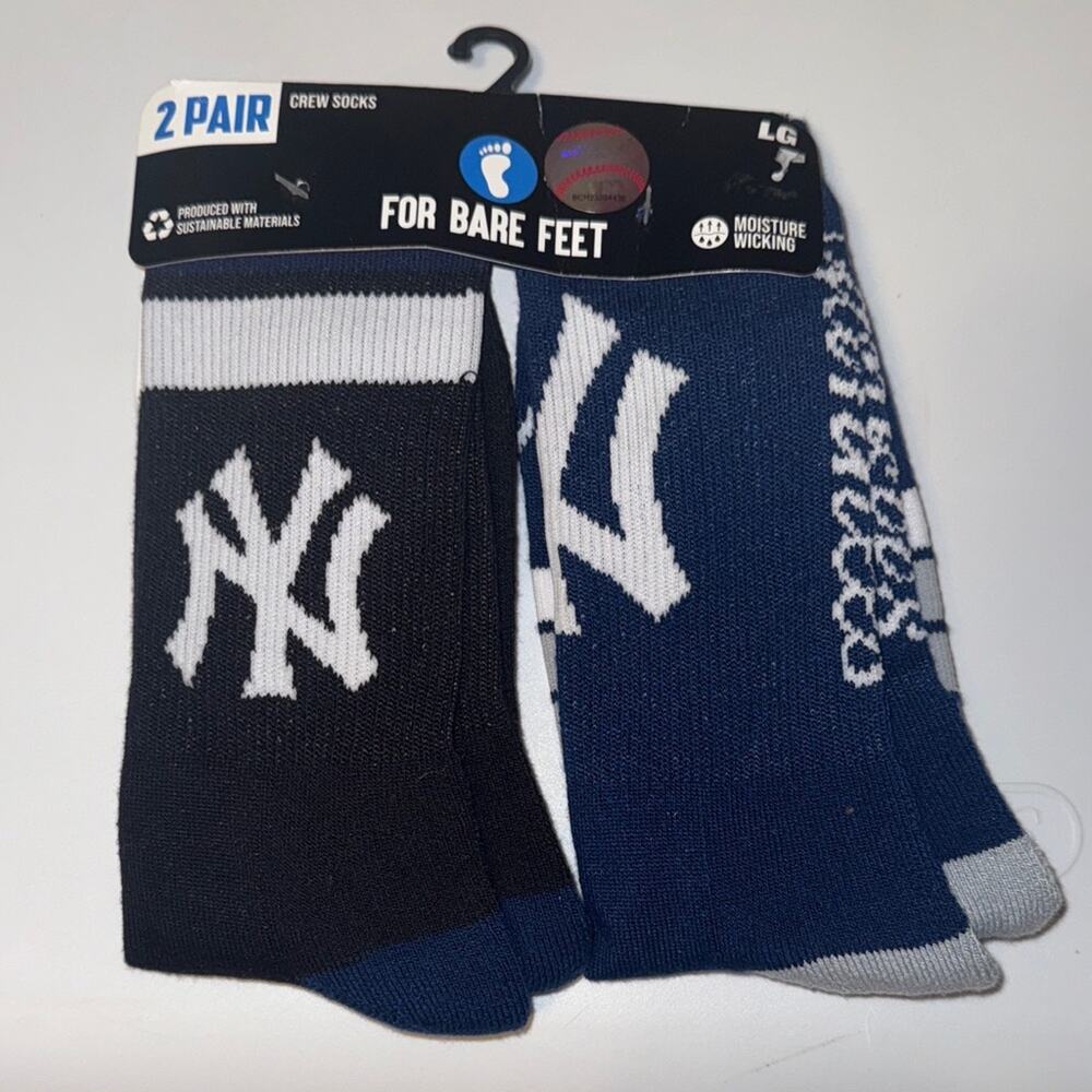 For Bare Feet New York Yankees Moisture Wicking Crew Socks Large 2-pair NEW